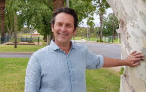 Mayor breaks voting deadlock to elect new deputy