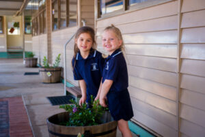 Mildura West Primary preps get planting