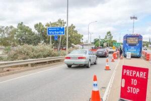 Border residents use ID to enter Victoria in COVID changes