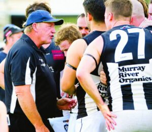 Top Magpie to hang up clipboard