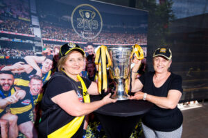 Richmond fans roar with premiership cup in Langtree Mall