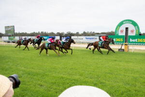 Mildura saddles up for Melbourne Cup