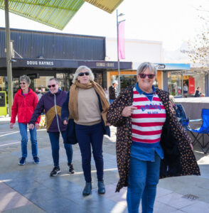 Country sounds fill mall