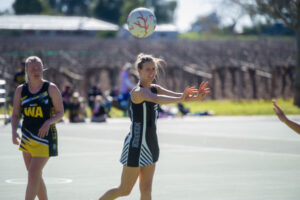 Magpies still in hunt