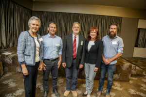 Mallee Nationals candidate Anne Webster tells forum she would cross floor