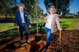 Granddaughter continues Bob Hawke legacy in Wentworth