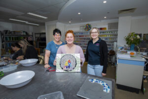 Young mums find their artistic flair