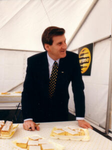 Jeff Kennett back for a taste of Great Australian Vanilla Slice Triumph