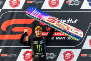 Cam conquers Supercars champ