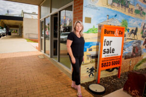 Ouyen hairdressing salon ‘cheap as chips’, says owner
