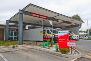 Mildura Base Hospital to return to public management