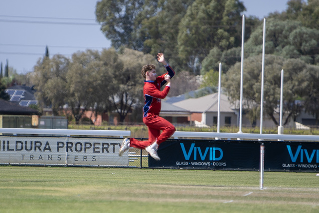 Victoria’s brightest bowlers and batters honour Mildura turf