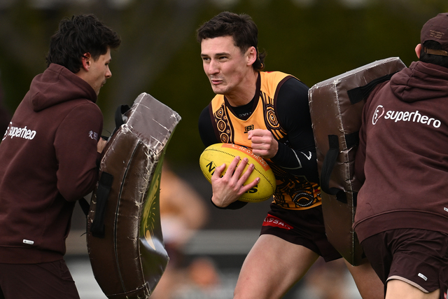 Hawks goalsneak lauds dad’s footy passion