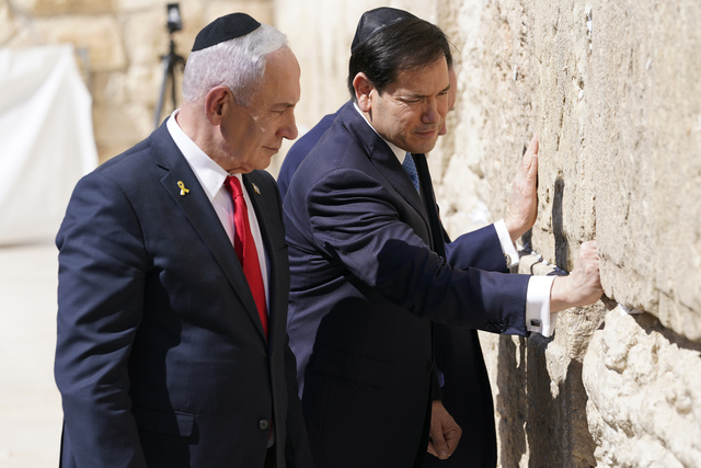 More flee Gaza City as Rubio visits Israel