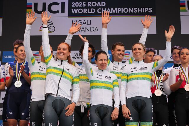 Aussie cyclists take world gold