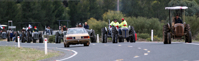 Peeps into the Past – 19 – 25 October: Tractors pull support