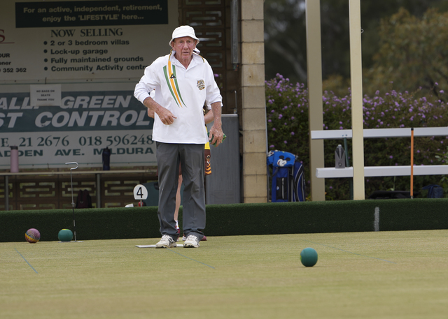 Workers take slim win over Hawks