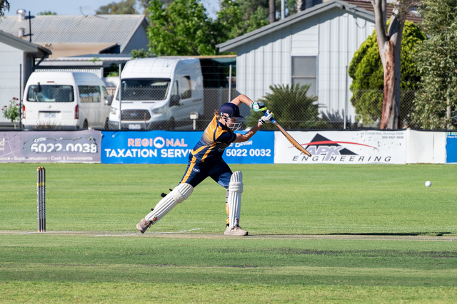 Golly bowl for breakthrough against rejuvenated East