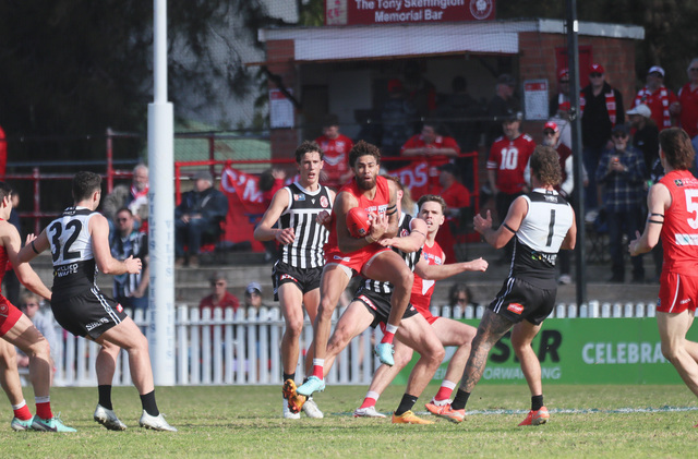 Lockyer to play with Magpies