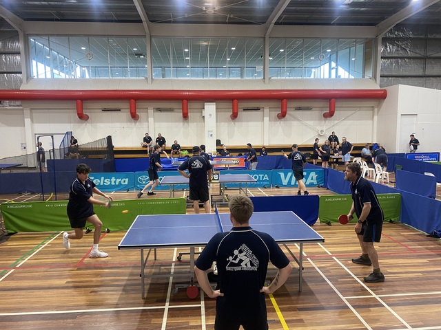 Top teams tumble as Kealley claims title