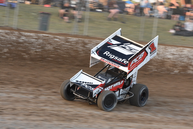 McFadden’s double trouble at the Sprintcar Scorcher