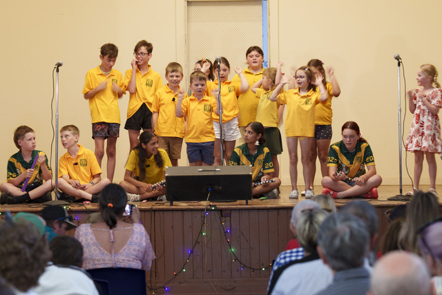 Churches cheer at Wentworth carols