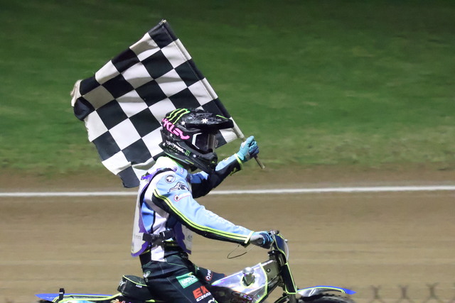 local hope claims Crump Classic