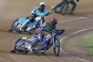 Holder leads title chase, local Lidsey hot on his heels