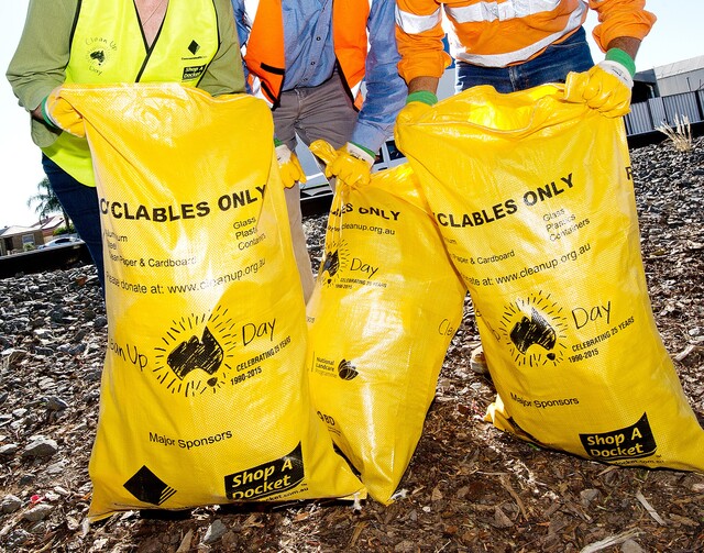 Volunteers welcome to clean up day