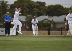 East deny Blues in finals boost