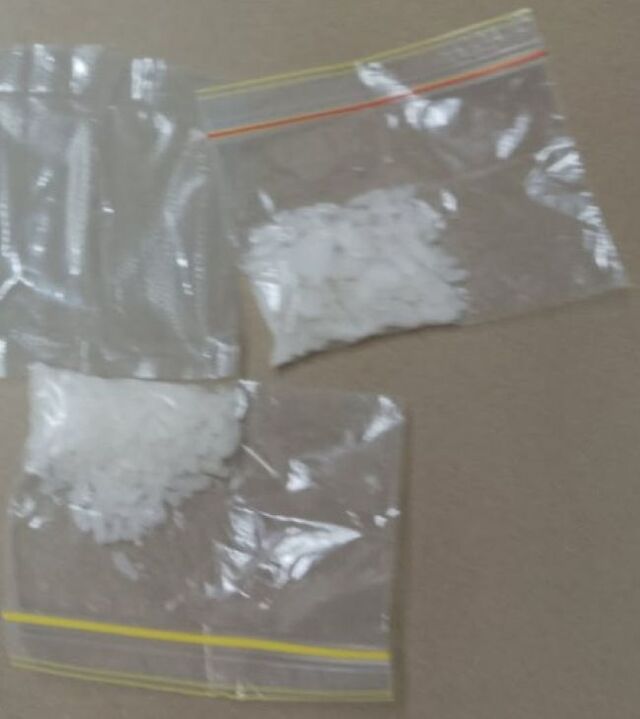 Woman pleads guilty to dealing drugs