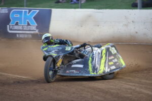 Bradshaw battle blasts into Olympic Park