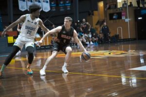 Heat chase three straight