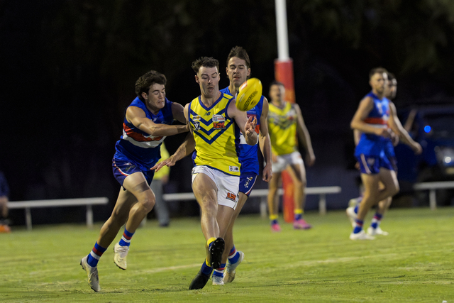 Lueth locks down Roos