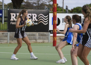 Kangas comeback stuns Magpies