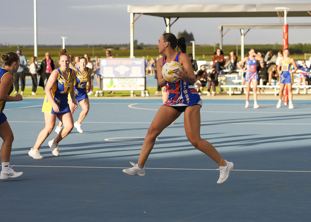 Demons and Roos renew grand final rivalry