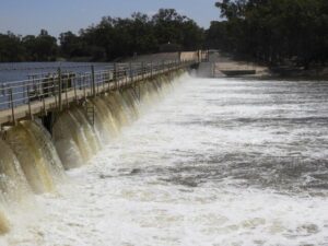 Weir works to close lock