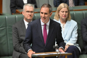 Polls dump on federal budget