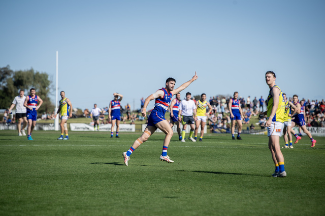 Roos clash with Imps