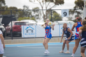 Roos breezy win at the kennel