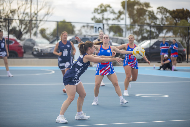 Kangas, Bulldogs chase response