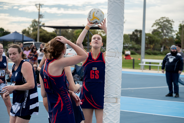 Dees withstand South scare